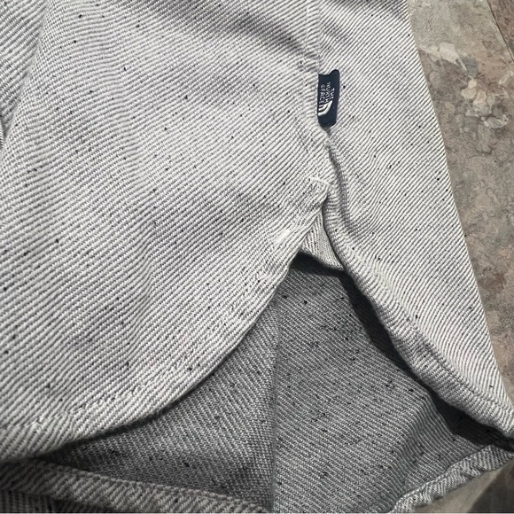 The North Face Men's Speckled Gray Button Down Shirt - Picture 5 of 5